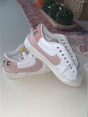 Nike Blazer Low '77 Jumbo- White/Rose Whisper/Pink Oxford